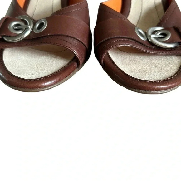 Rockport women shoes,sandal,brown,leather slip on mules ,heels , buckle accent - Picture 5 of 15